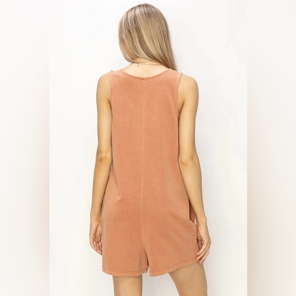 HYFVE Clay 100% Cotton Boho Wide Shoulder V-Neck Relax Fit Romper with Pockets - Picture 2 of 4